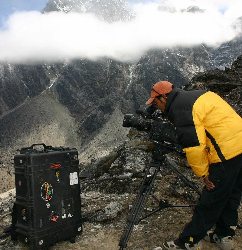 Pelican 1650-FL Large Wheeled Transport Case With 2 Inch Foam Lining 6 Pelican 1650-FL Large Wheeled Transport Case With 2 Inch Foam Lining - Image 4