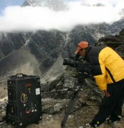 Pelican 1654 Large Wheeled Transport Case With Padded Dividers 11 Pelican 1654 Large Wheeled Transport Case With Padded Dividers -travel storage Shop pelican 1650 app photoshoot 3