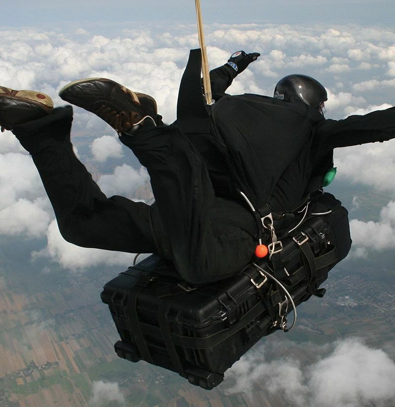 Pelican 1654 Large Wheeled Transport Case With Padded Dividers 8 Pelican 1654 Large Wheeled Transport Case With Padded Dividers - Image 6